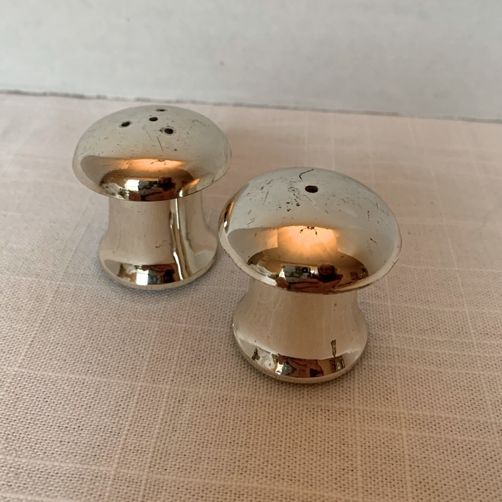 Vintage Silver Plate Mushroom shape Salt & Pepper shakers